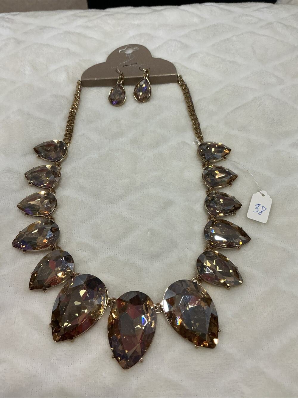 womens Jewelry earring And necklace set NWT 3621